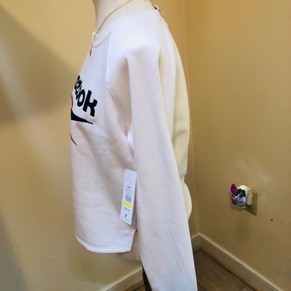 NWT Reebok Real Embroidered Sweatshirt 😎🇺🇸❤️ - Picture 4 of 8